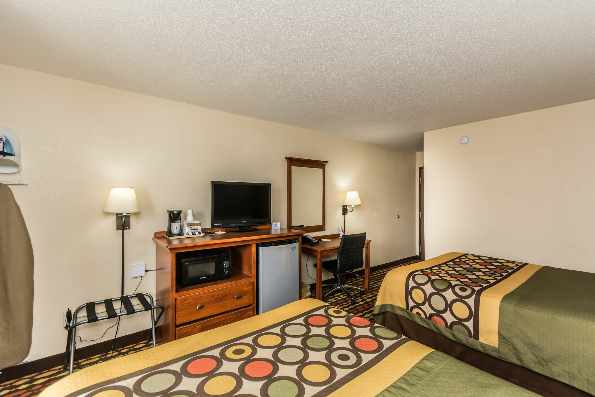 Super 8 By Wyndham Grand Forks Hotel Eksteriør billede