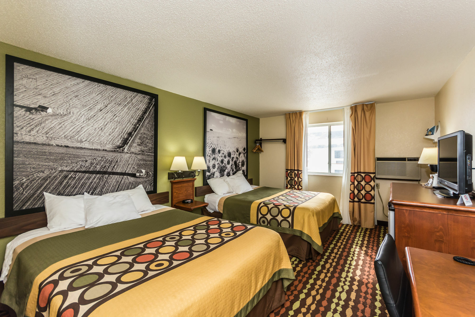 Super 8 By Wyndham Grand Forks Hotel Eksteriør billede